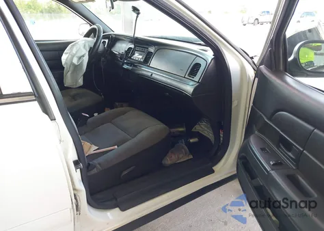 2009 Ford Crown Victoria Police/Police Interceptor/Police Interceptor W/3.55 Ls Axle (730A) из США, поврежденный, VIN 2FAHP71V89X143669